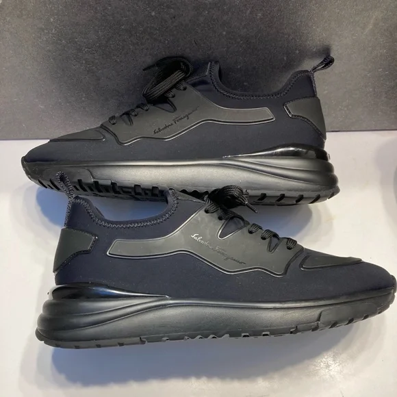 Salvatore Ferragamo ブラックシューズ 37 salvatore-ferragamo-mens-black